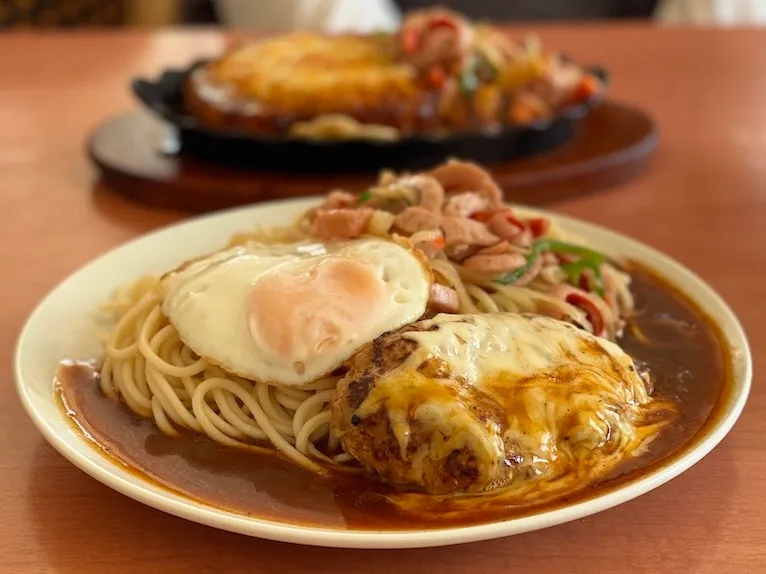 伊太楼 沼津】ボルカノと並ぶ老舗の名物あんかけスパの人気店！ もぺもぐ
